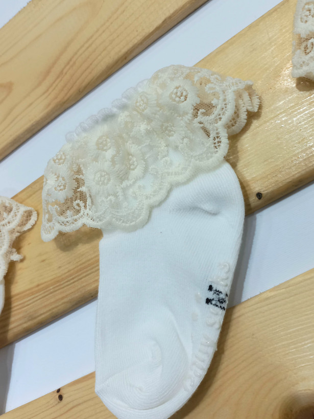 Cotton-blend children's socks with lace trim | Suitable for girls aged 2 to 10