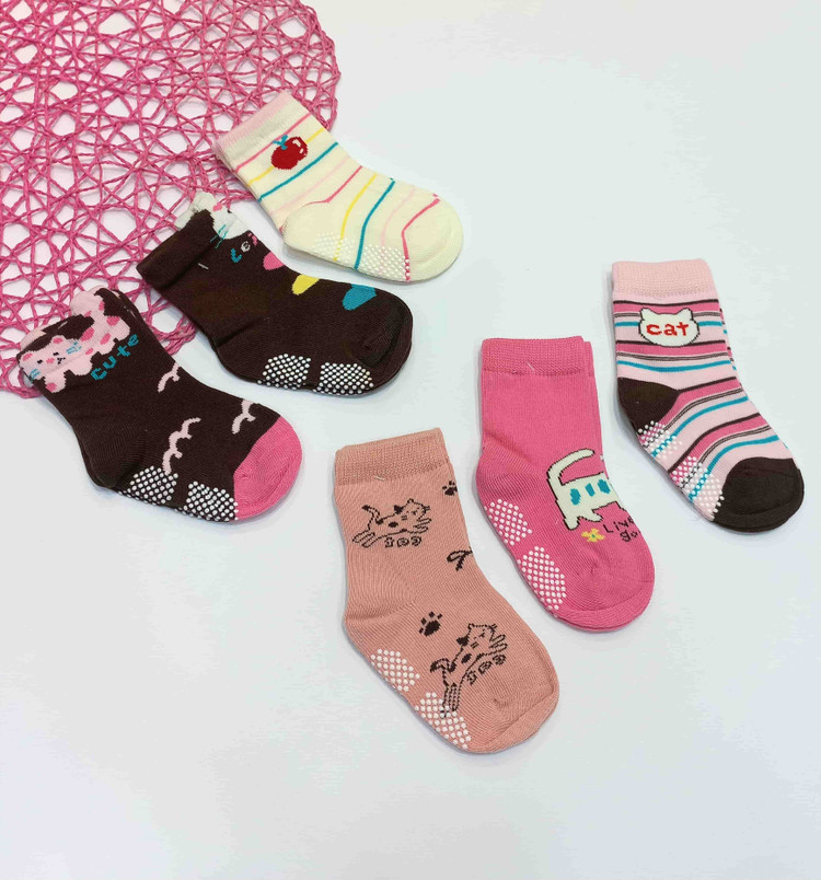 Girls' Crew Socks with Non-Slip Soles | Suitable for Ages 2–4