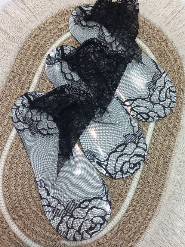 Women's Black Rose Pattern Lace Quarter Socks – Elegant & Dressy