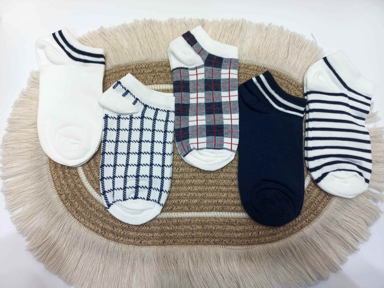 Women's Minimalist Ankle Socks – White & Navy